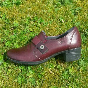 Plum Color Leather Mid-Heeled Shoes Made in Spain